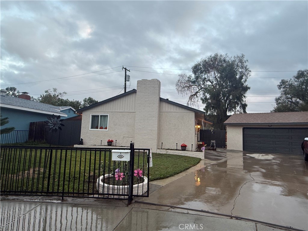 3821 Carthage Street — photo