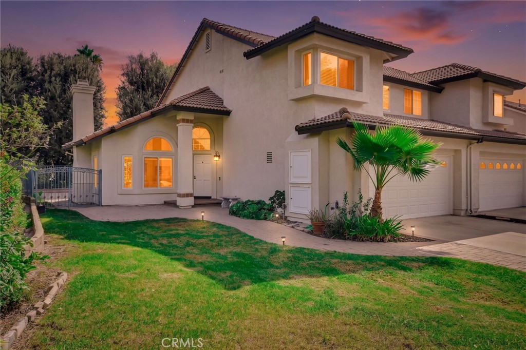 2304 Calle Adriana — photo