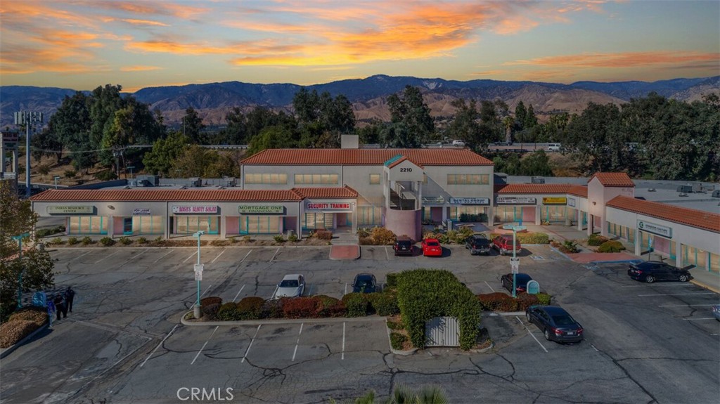 2210 E Highland Avenue — photo