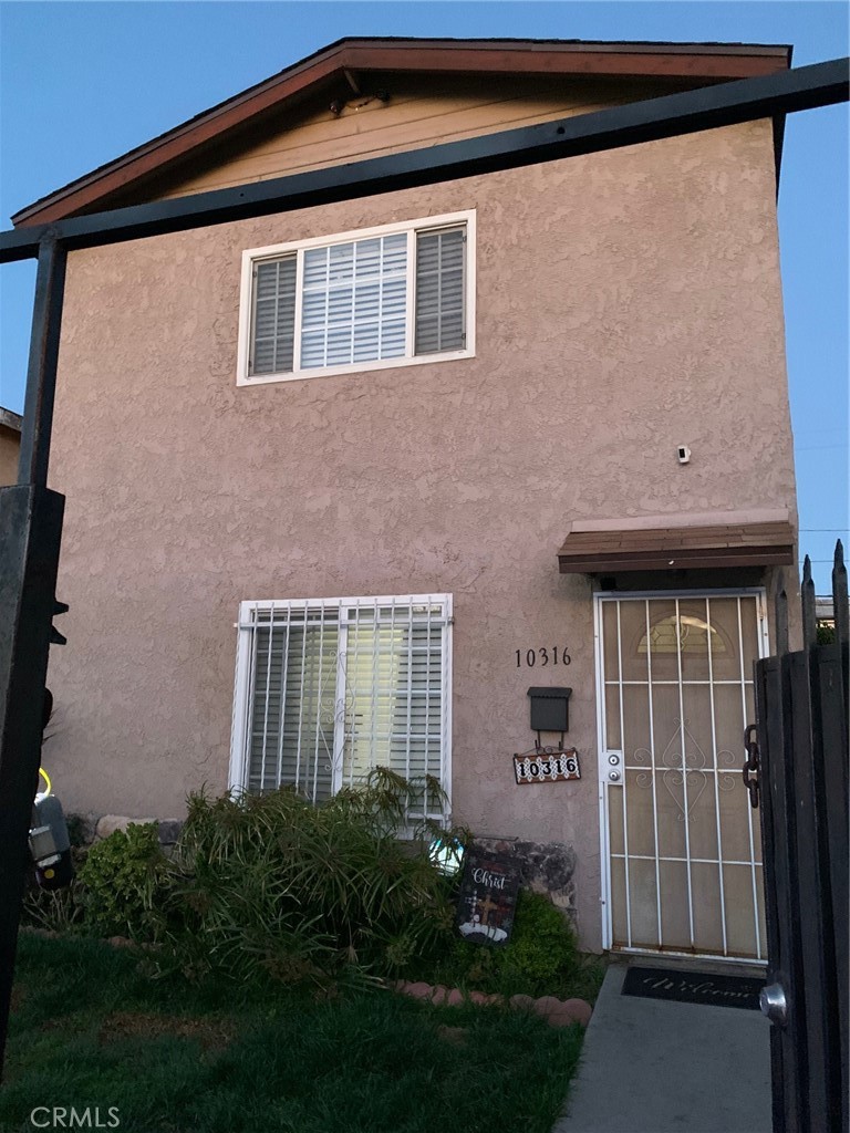 10316 S San Pedro Street — photo