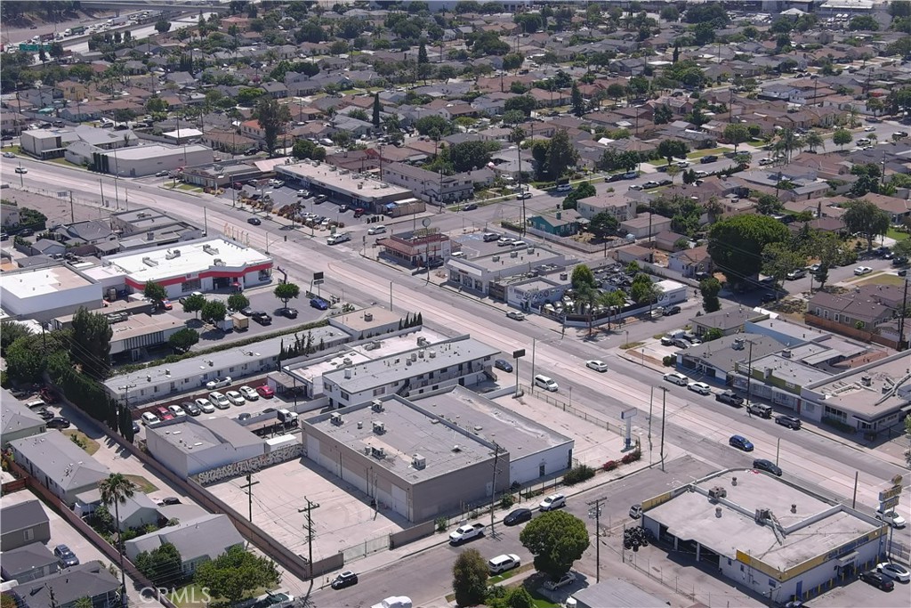 13180 Paramount Boulevard — photo