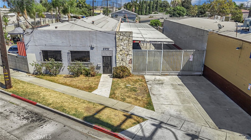 9516 Rayo Ave. — photo