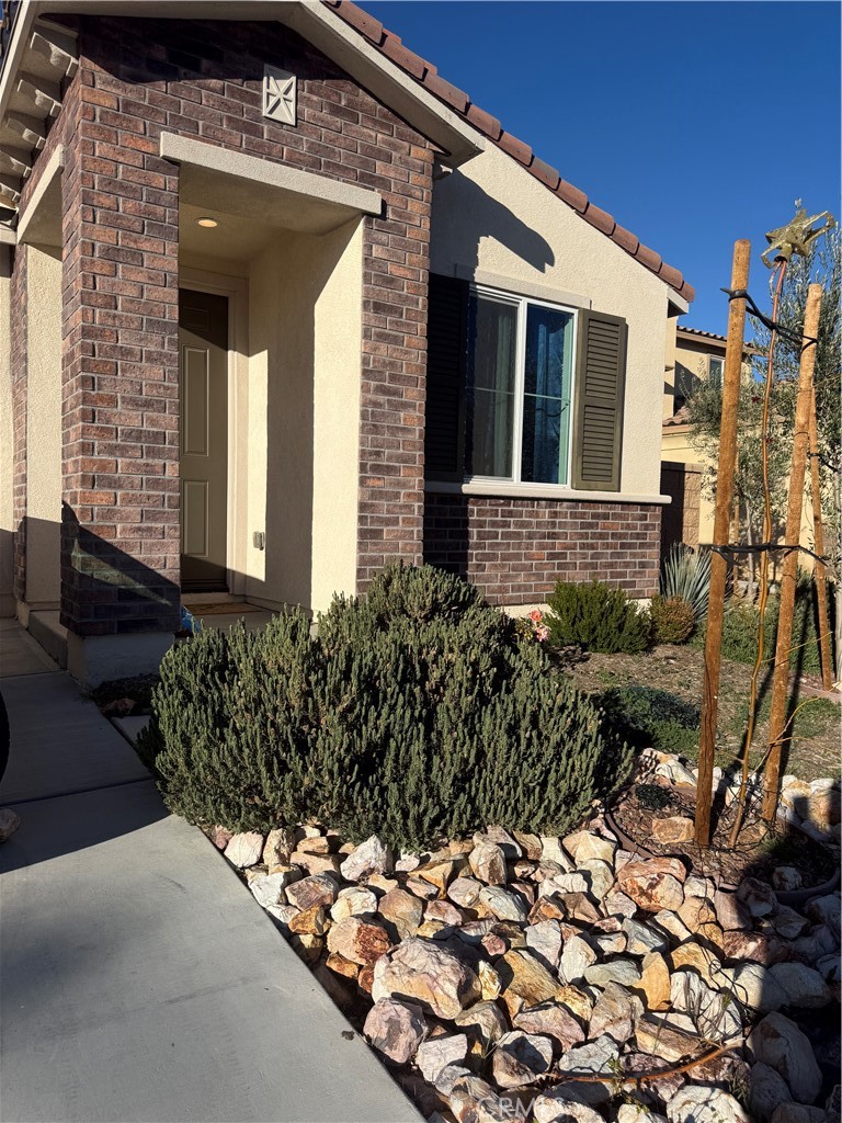 13042 Lancaster — photo