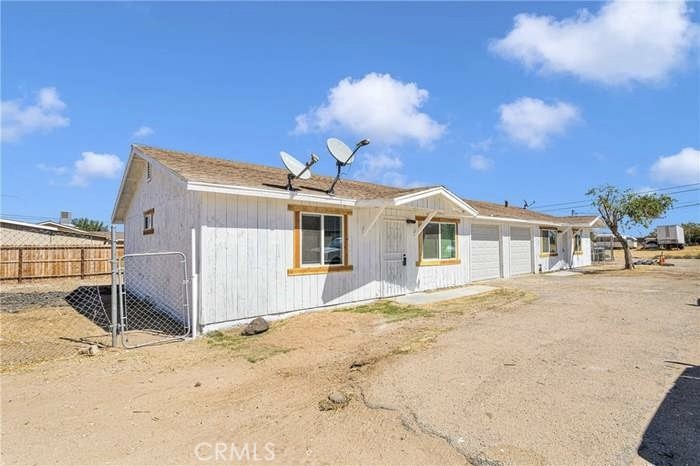 18254 Madrone — photo