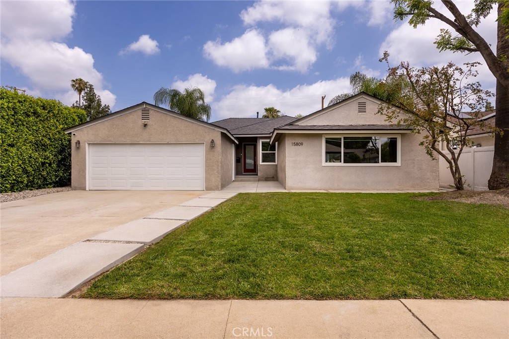 15809 Kingsbury Street — photo
