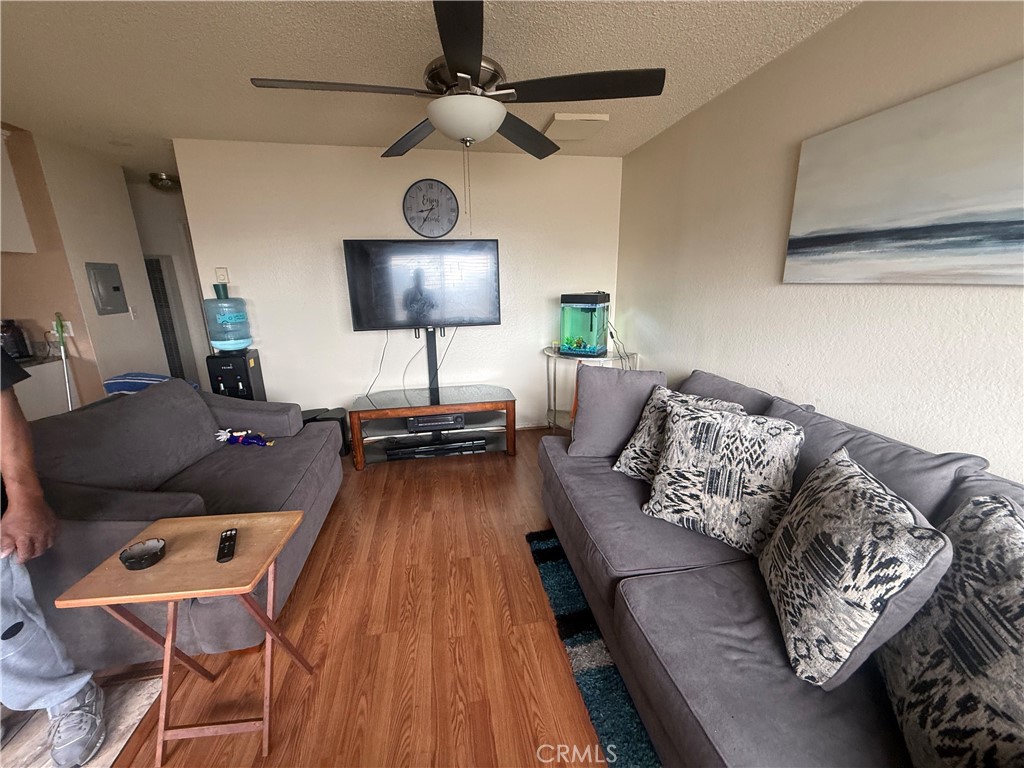 8634 Park 3 — photo
