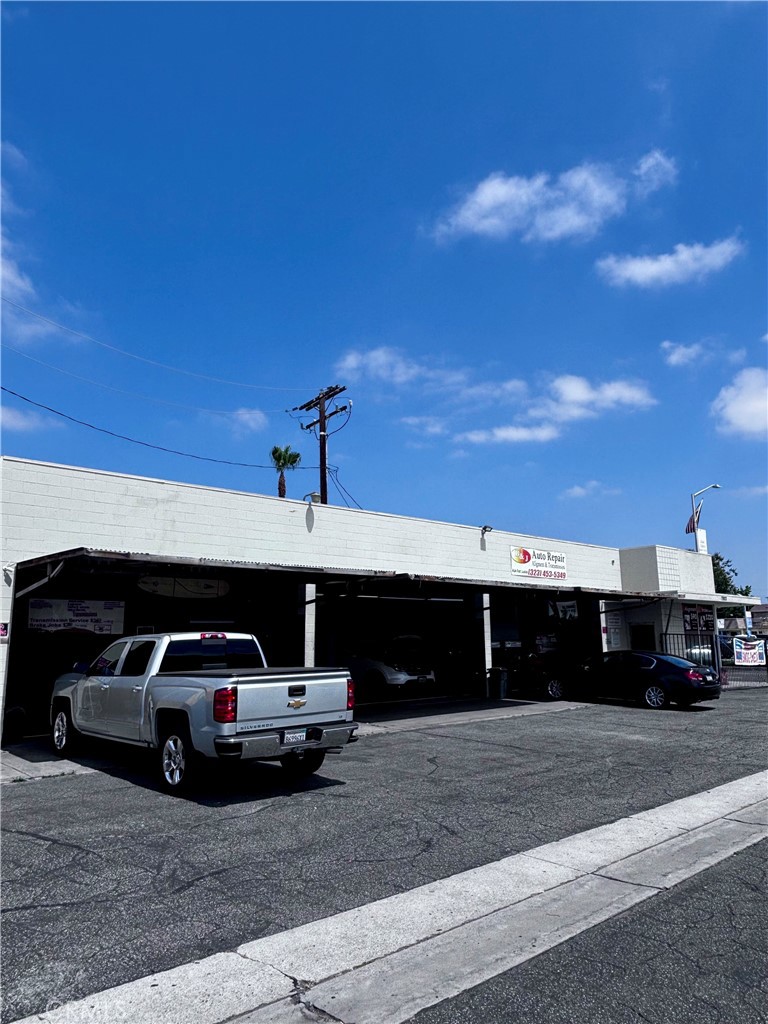 7922 Firestone Boulevard — photo