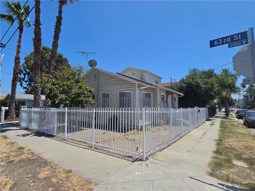 6302 Brynhurst — photo