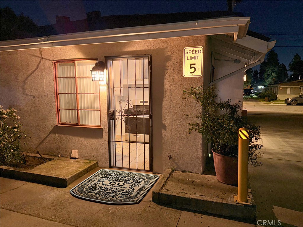 843 W Walnut B — photo