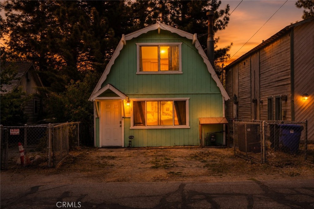 1111 W Aeroplane — photo