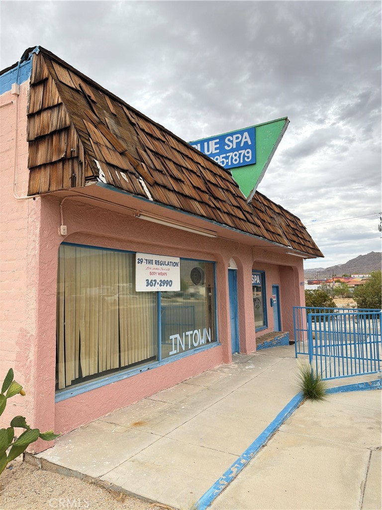 5929 Adobe — photo