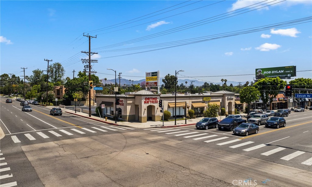 17851 Chatsworth — photo