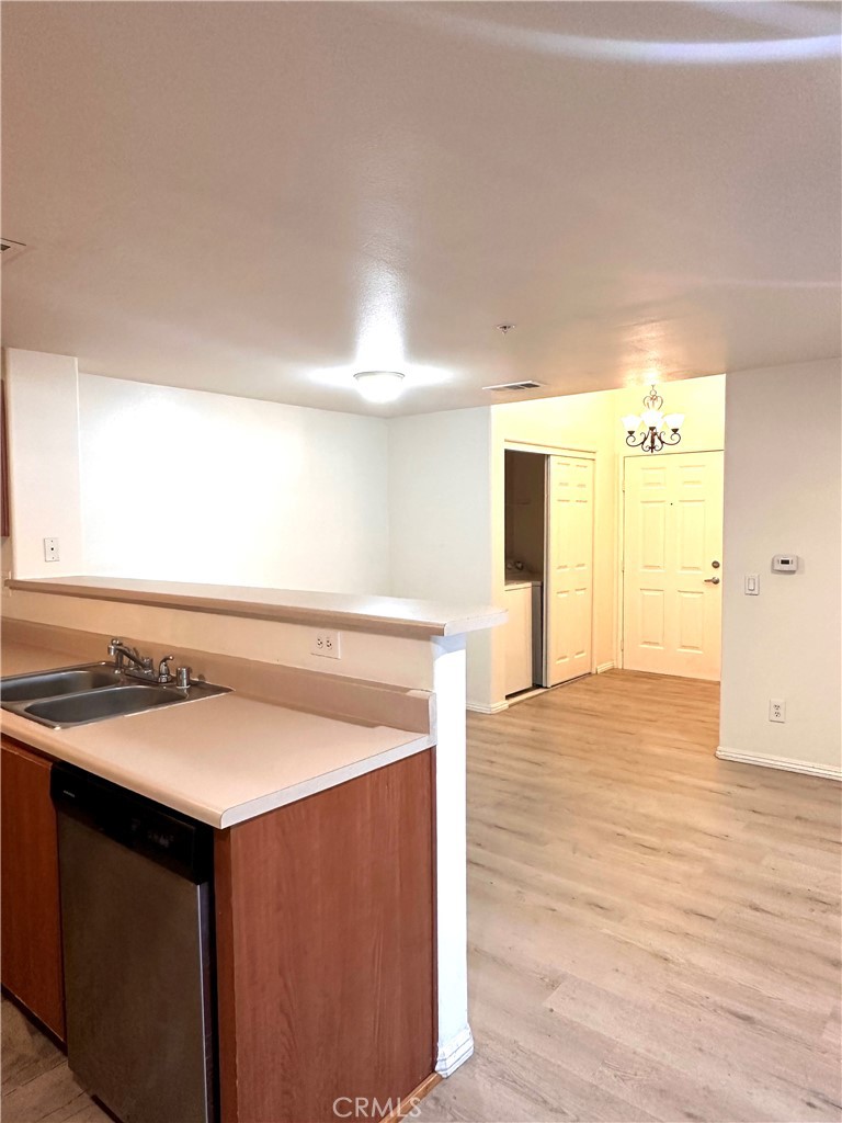 31221 Taylor — photo