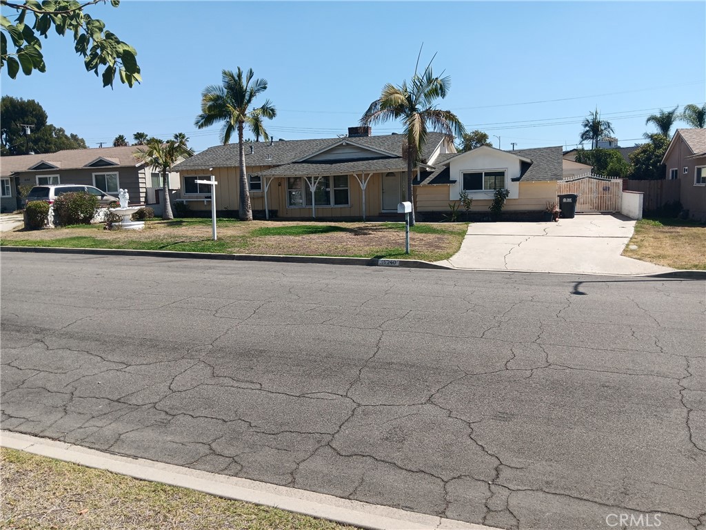 16240 Klamath — photo