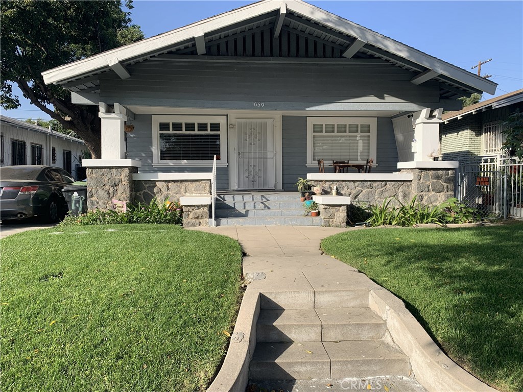 659 E 52nd Place — photo