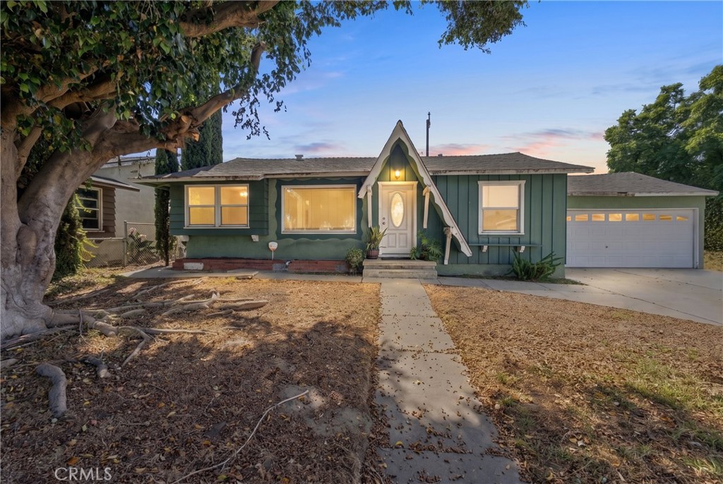 21211 Haston — photo