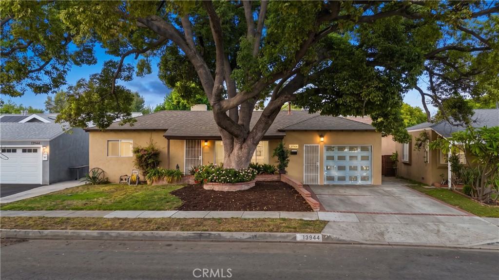 13944 Brightwell Avenue — photo