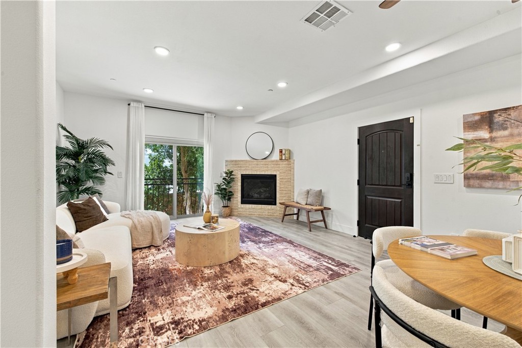 5737 Camellia 118 — photo