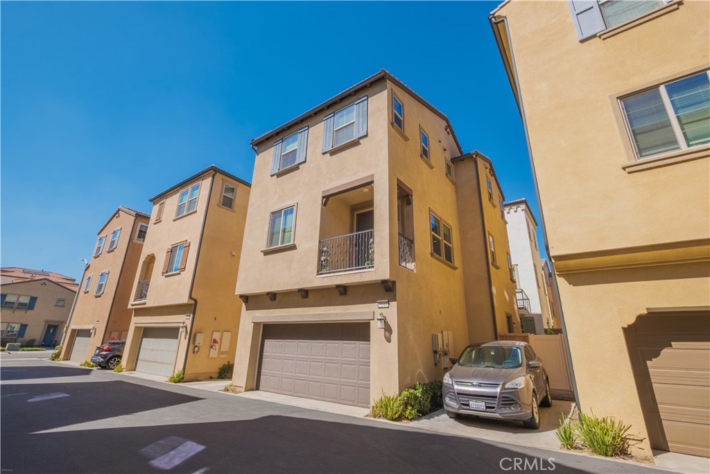 2243 Strawberry Court — photo