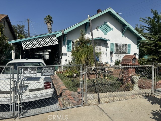 607 Esperanza — photo
