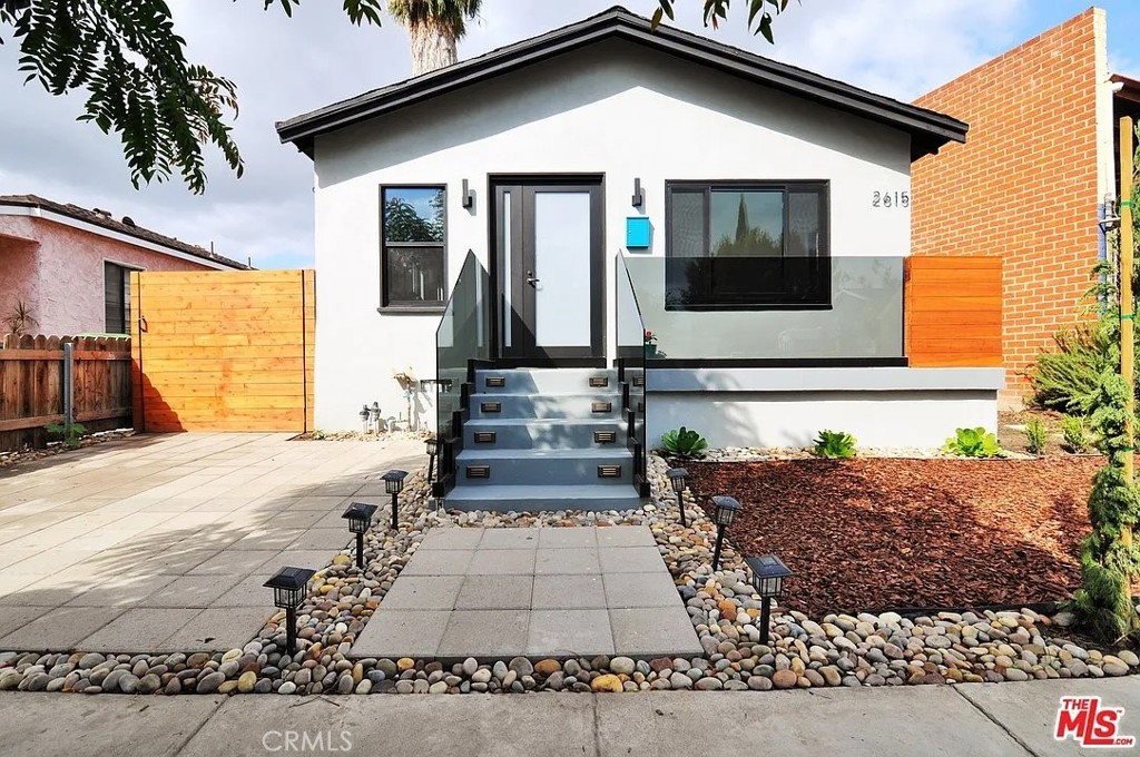 2615 Clyde — photo