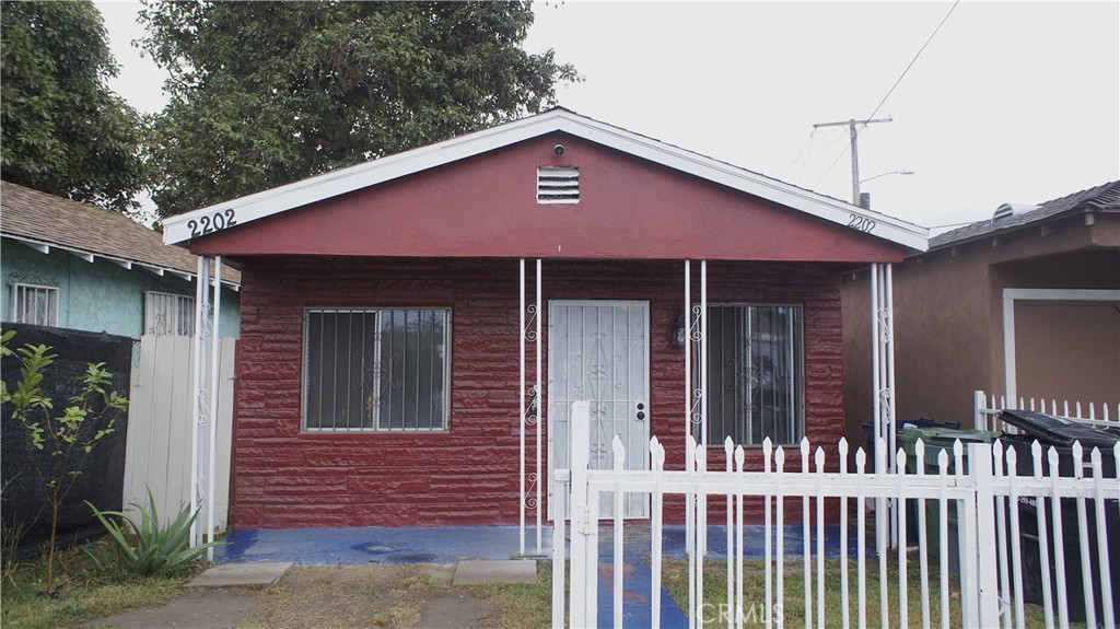 2202 E Stockwell — photo