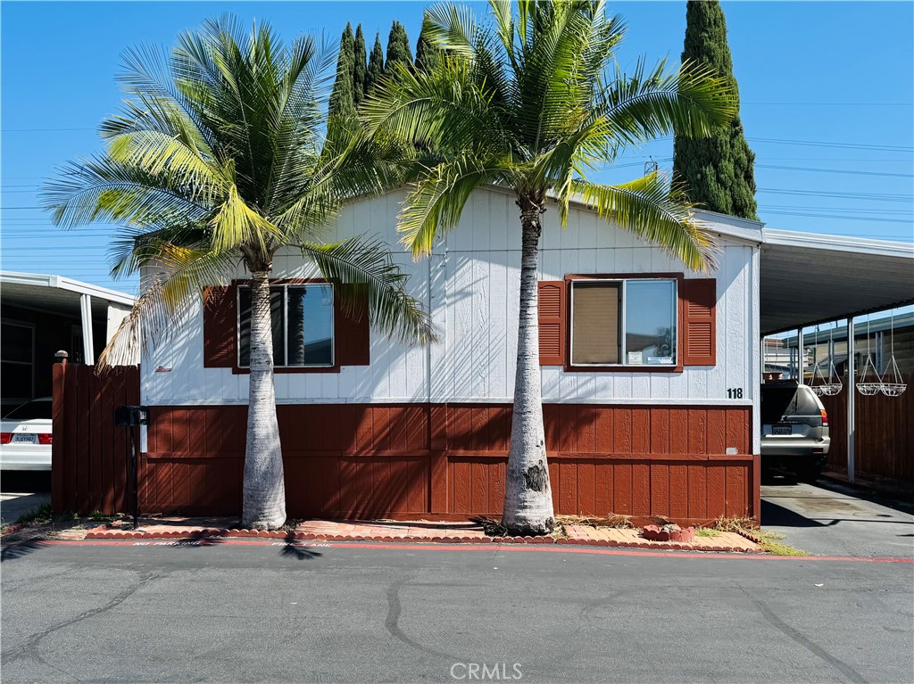 16600 orange, Paramount, CA 90273