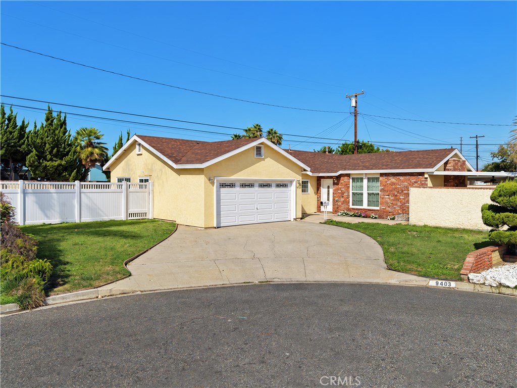 9403 Irwingrove — photo