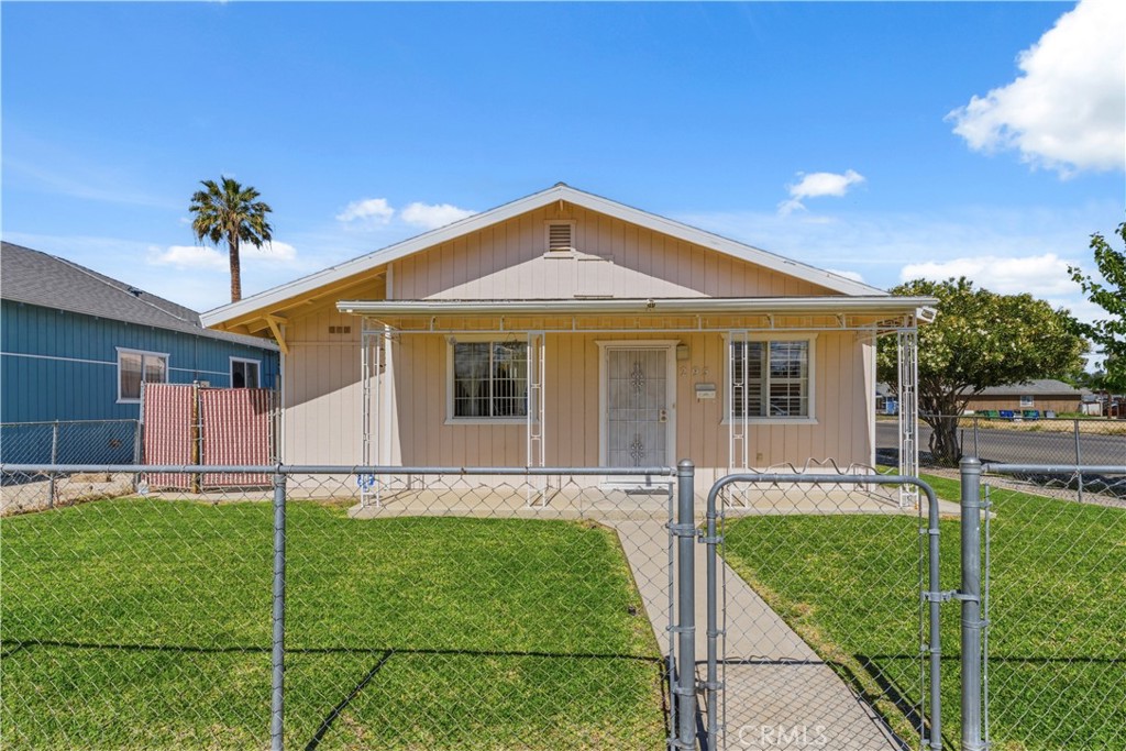 295 E Durian — photo