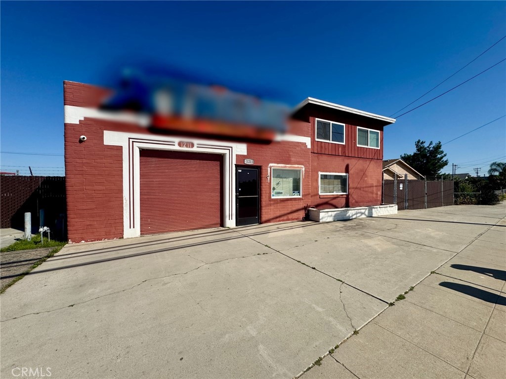 1217 E Yosemite — photo