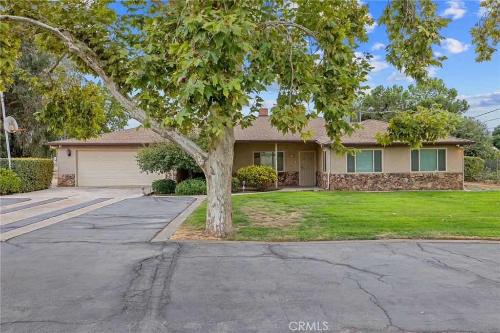 1714 N Blythe — photo