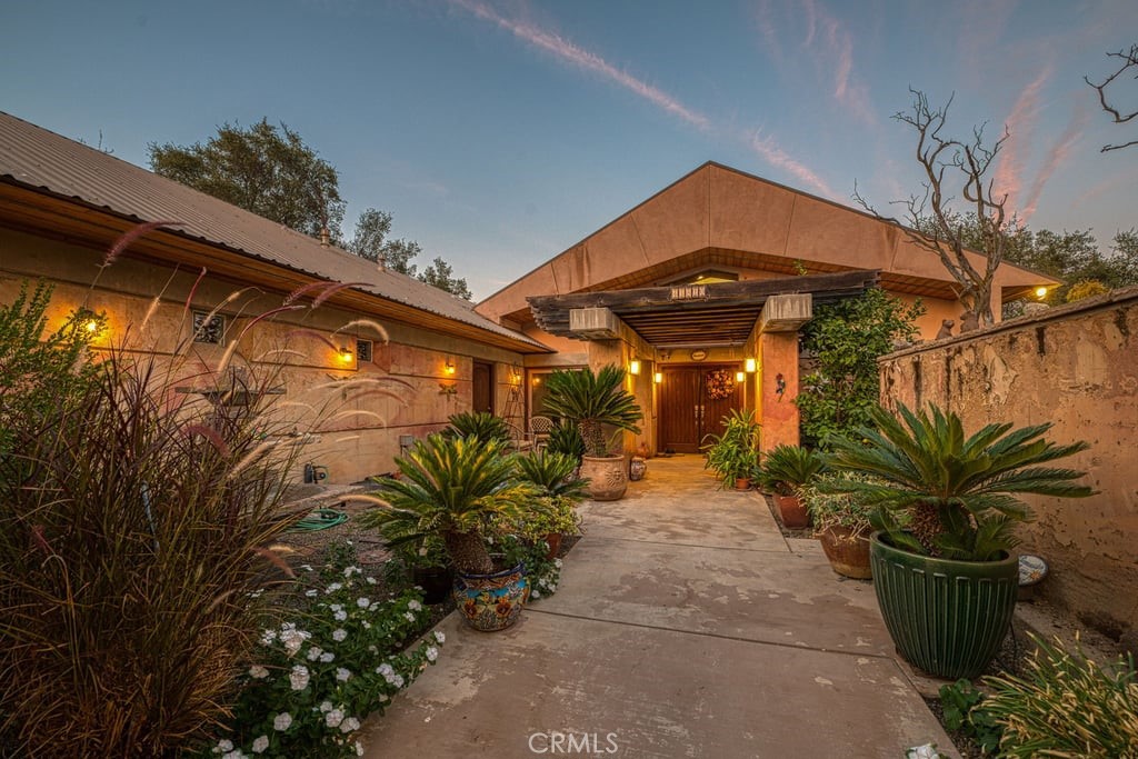 41810 Road 406 — photo