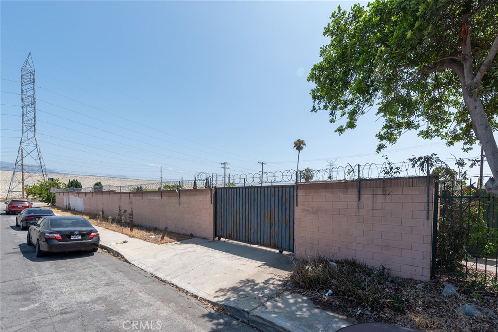 15204 Arrow Hwy — photo