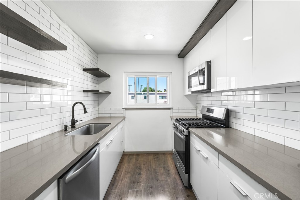 7135 Coldwater Canyon Avenue 16 — photo