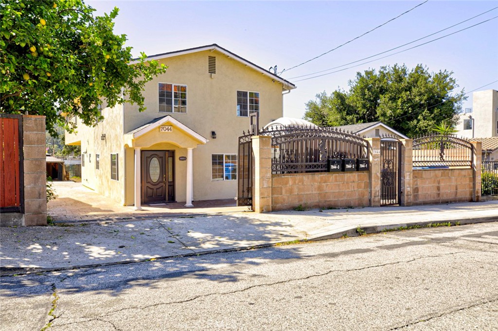 7044 1 Greeley — photo