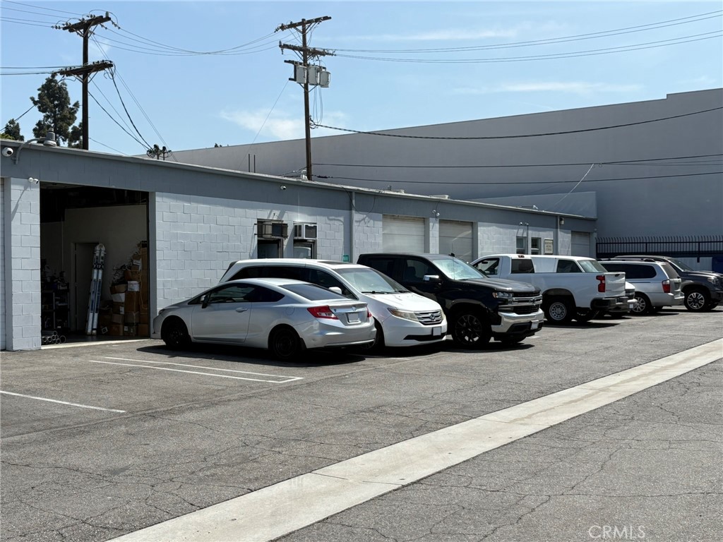 4718 San Fernando Road — photo