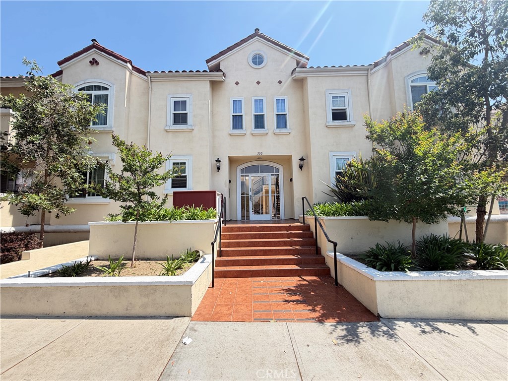 300 E Providencia 111 — photo
