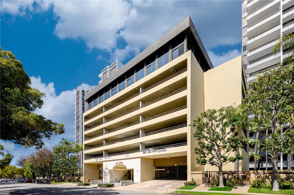 343 Pioneer Drive 1703 — photo