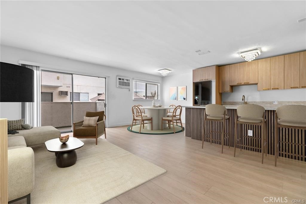 960 Larrabee 120 — photo