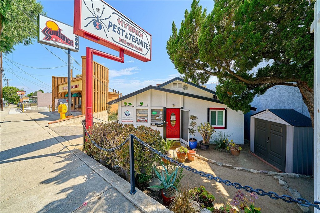 3252 Foothill Boulevard — photo
