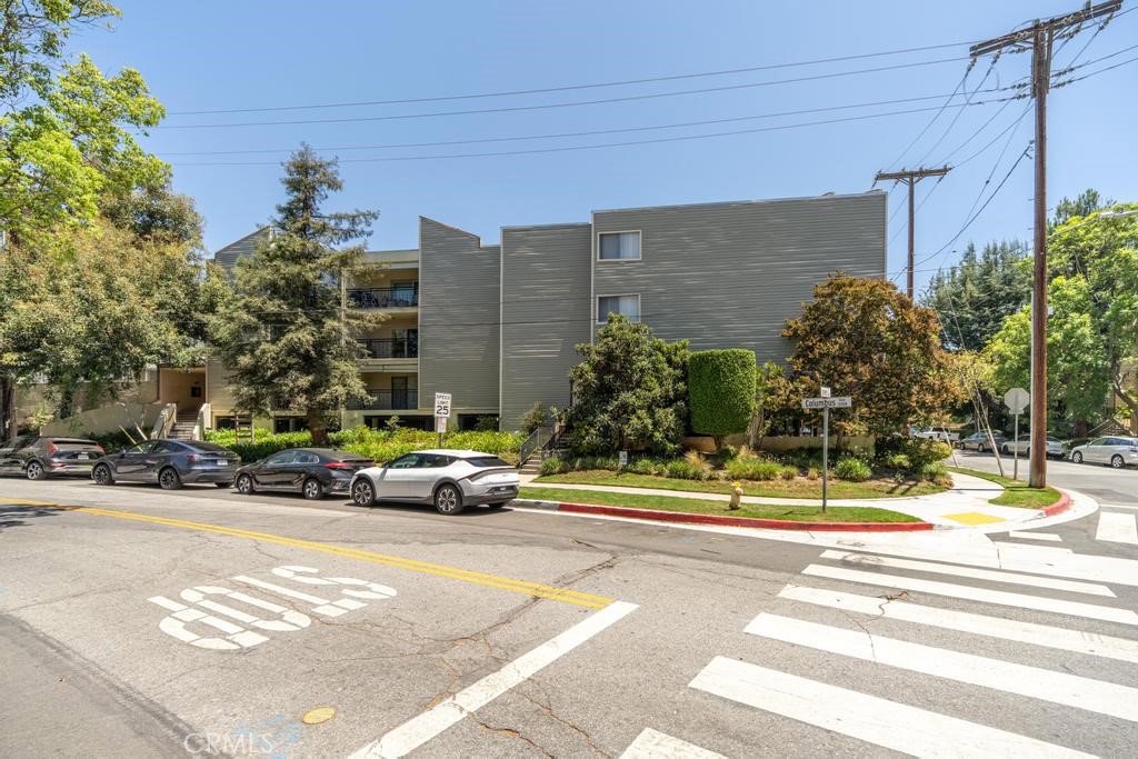 1236 N Columbus 11 — photo