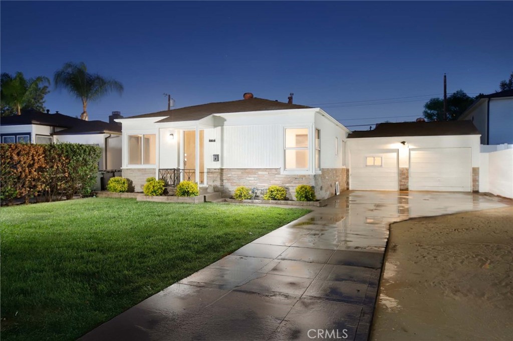 2104 N Pass — photo