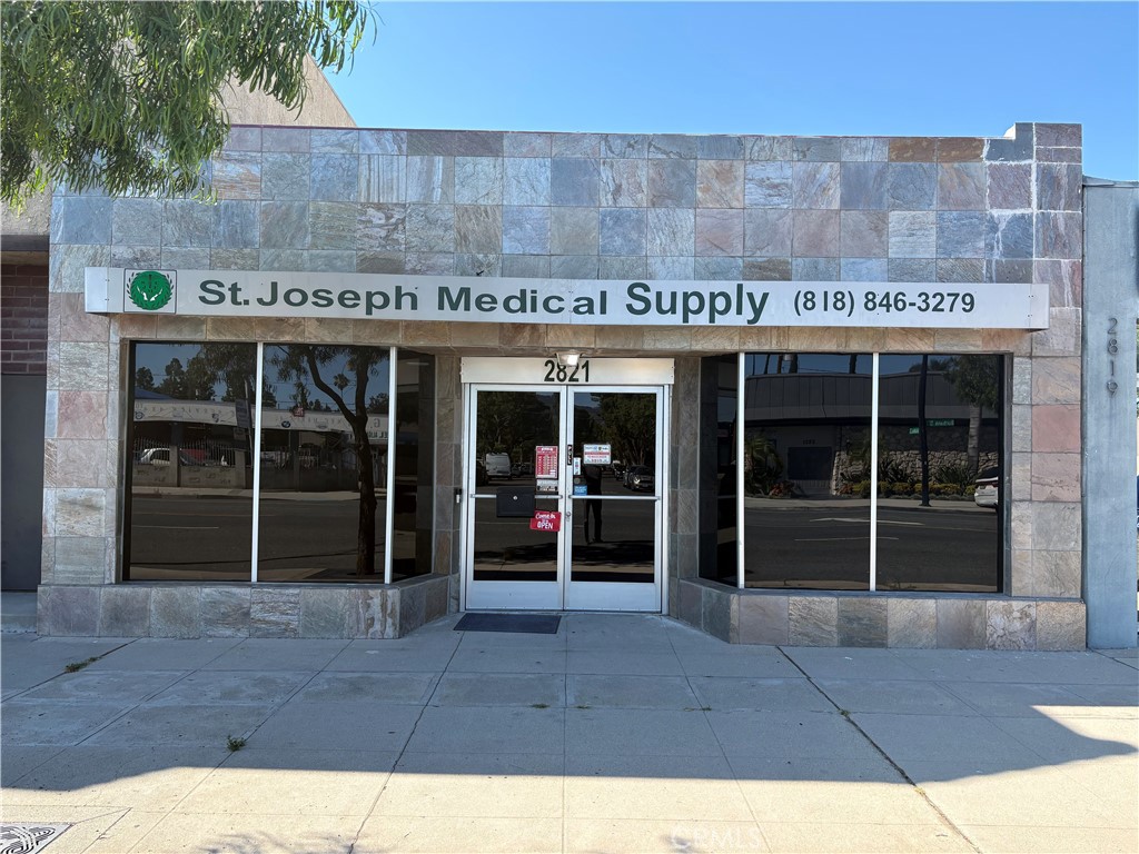 2821 W Burbank Boulevard — photo