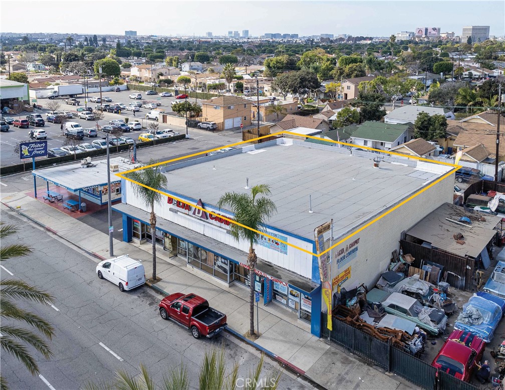 979 S La Brea Avenue — photo