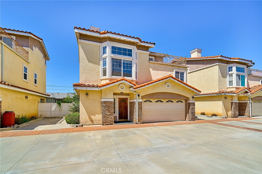 15908 Halldale B — photo