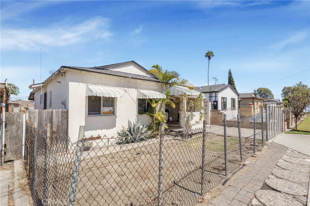 113 E 214th, Carson, CA 90745 — photo 2