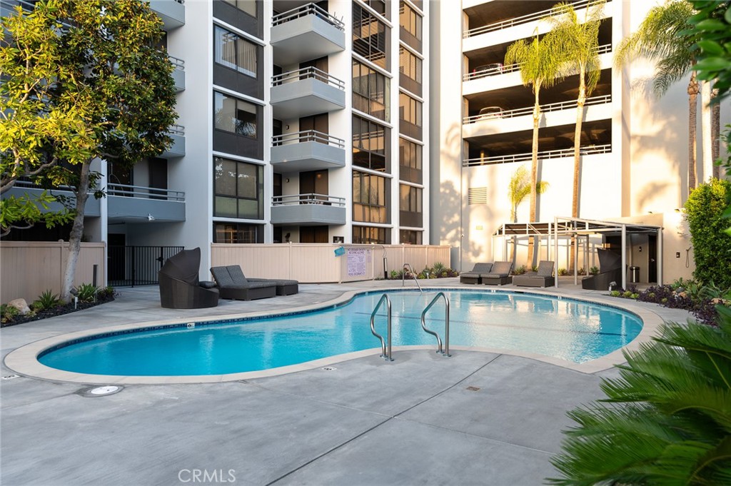 343 Pioneer Drive 1404 — photo