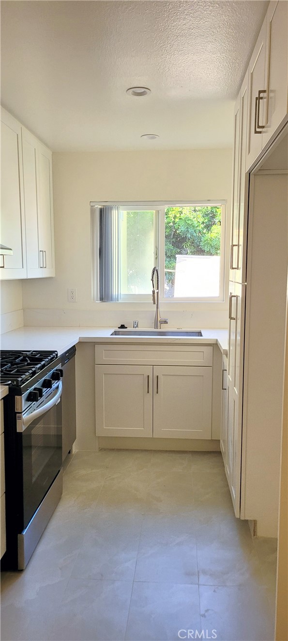 518 E Valencia F — photo