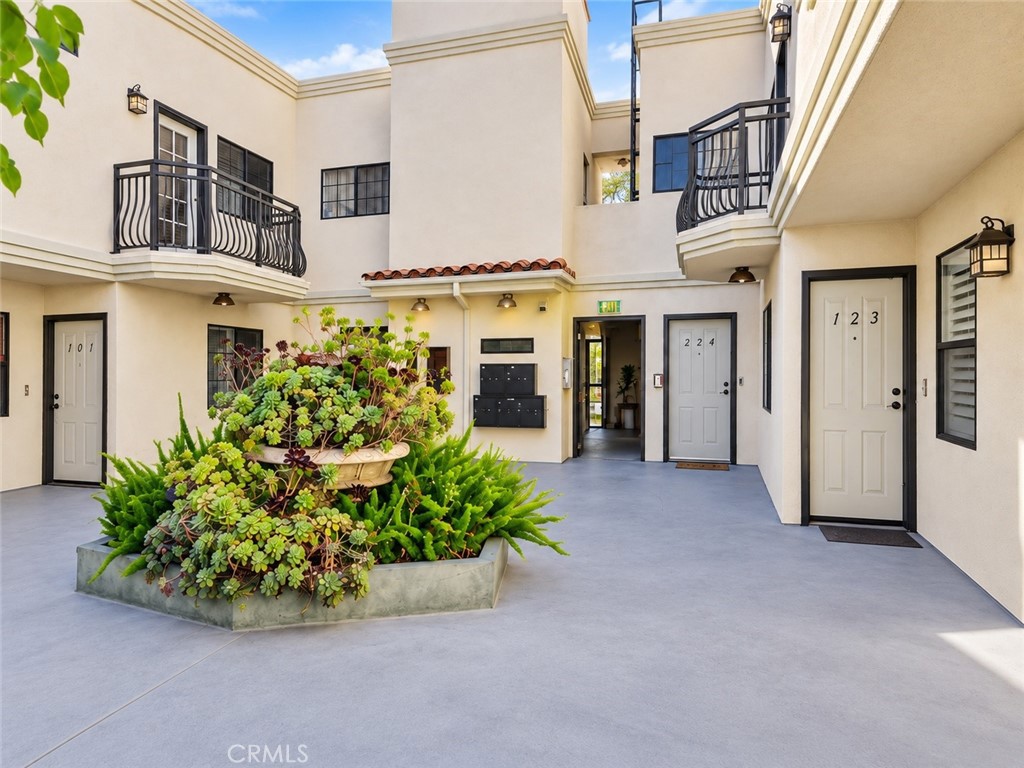 10894 Olinda Street 123 — photo