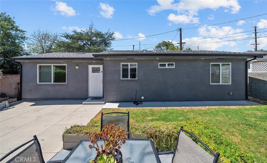 1525 N Screenland Drive — photo